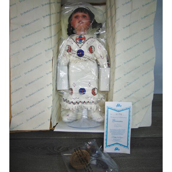 NEW Native American Cheyenne Indian SEWANKA 18" DOLL Leather Bead Dress Hamilton - Picture 3 of 10